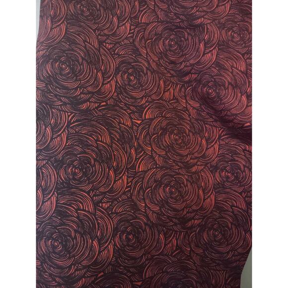 Nancy Rose | Red Floral Active Cropped Leggings Size Small *See Measurements* - Picture 3 of 4